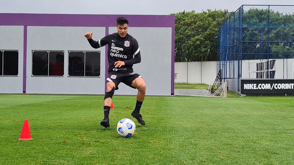 Corinthians se reapresenta após derrota em clássico, e Roni fica mais perto de volta