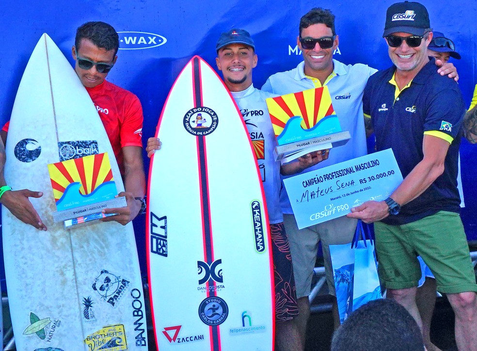 Potiguar Mateus Sena vence 1ª etapa do Brasileiro Profissional de Surfe e larga na frente na disputa pelo título de 2022 — Foto: Eros Sena