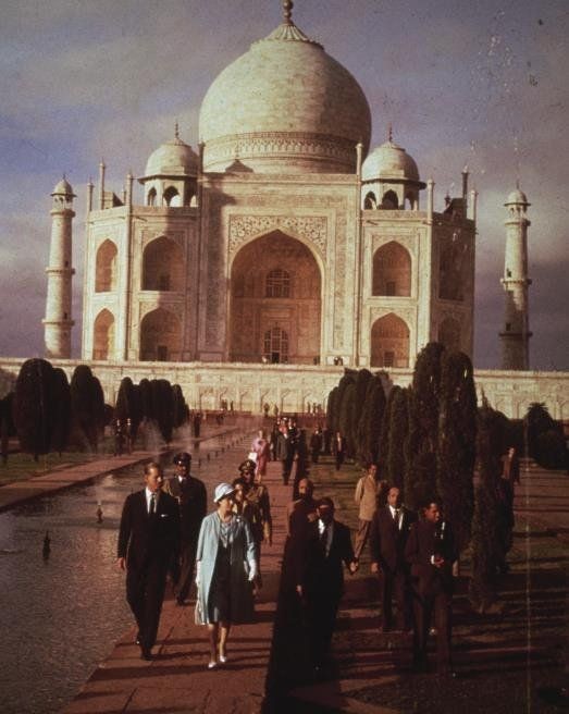 BBC O príncipe Philip acompanhou a rainha em uma visita real de seis semanas à Índia em 1961 (Foto: Getty Images via BBC)