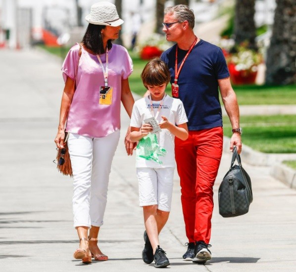 David Coulthard com Miss Minier e seu filho Dayton (Foto: Instagram)