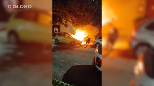 Polícia Civil busca homem suspeito de incendiar 5 veículos em Vila Isabel; veja vídeo