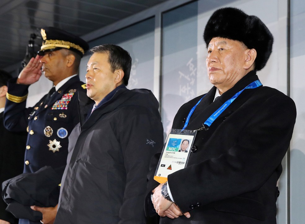 O líder da delegação norte-coreana, Kim Yong Chol, participa da cerimônia de encerramento dos Jogos Olímpicos de Inverno de Pyeongchang — Foto: Yonhap via REUTERS 