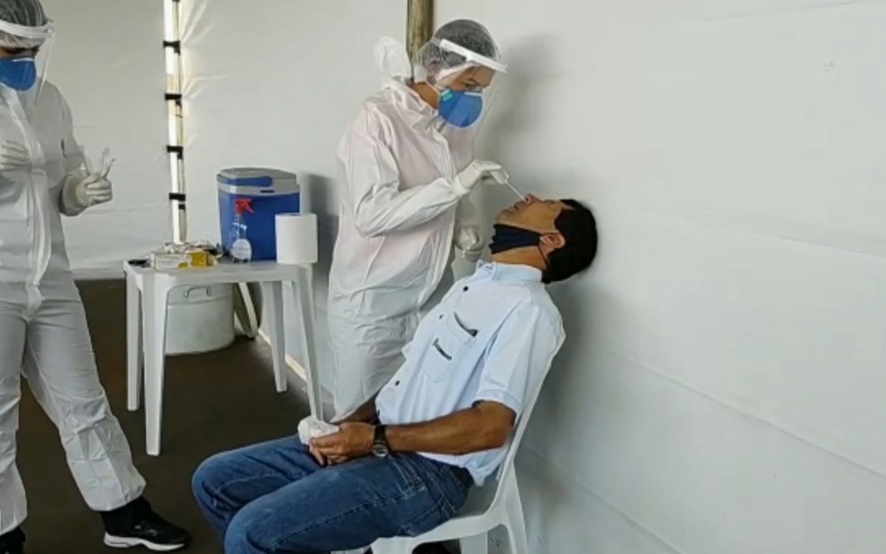 Empresas fazem teste de Covid-19 em funcionários, em Rio Verde — Foto: Reproduçao/TV Anhanguera