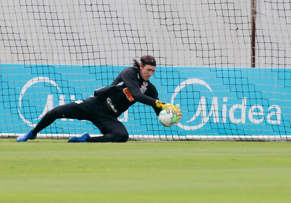 Com retorno de Cássio, Corinthians realiza treino tático antes de viagem a Fortaleza