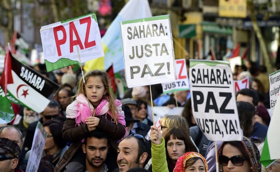 Milhares protestam pela libertação do Saara Ocidental, em Madri, em ato realizado em 2014 — Foto: AFP PHOTO/ JAVIER SORIANO 
