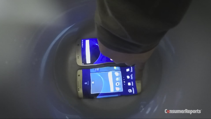 Galaxy S7 passa por testes de resistência à água (Foto: Reprodução/Consumer Reports)