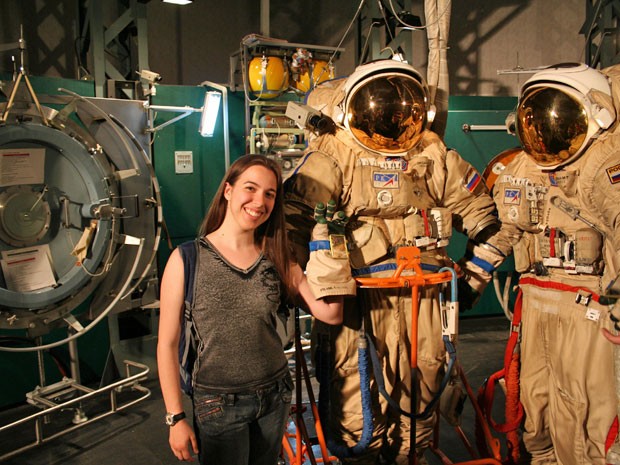 Nadia Del Corto Baradel se formou em engenharia aeroespacial na Rússia (Foto: Arquivo pessoal)