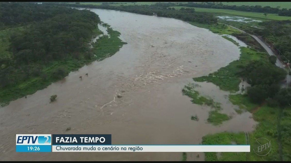 Com chuvas, rio Pardo transborda e área de ranchos em Viradouro fica ...