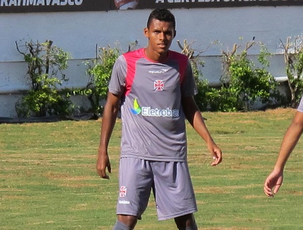 Max no treino do Vasco (Foto: Gustavo Rotstein / GLOBOESPORTE.COM)
