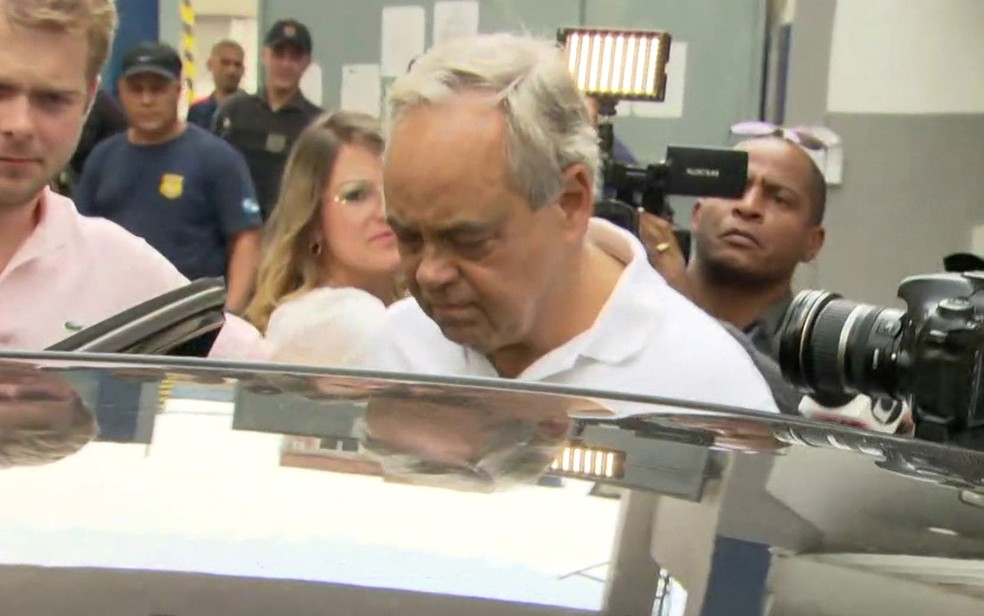 Lélis deixou a cadeia pública pouco depois das 12h (Foto: Reprodução / TV Globo)