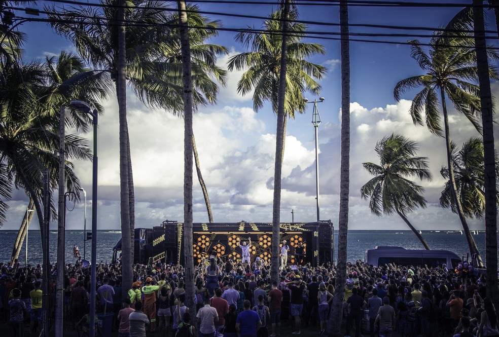 Luan Santana grava em Maceió  — Foto: Divulgação