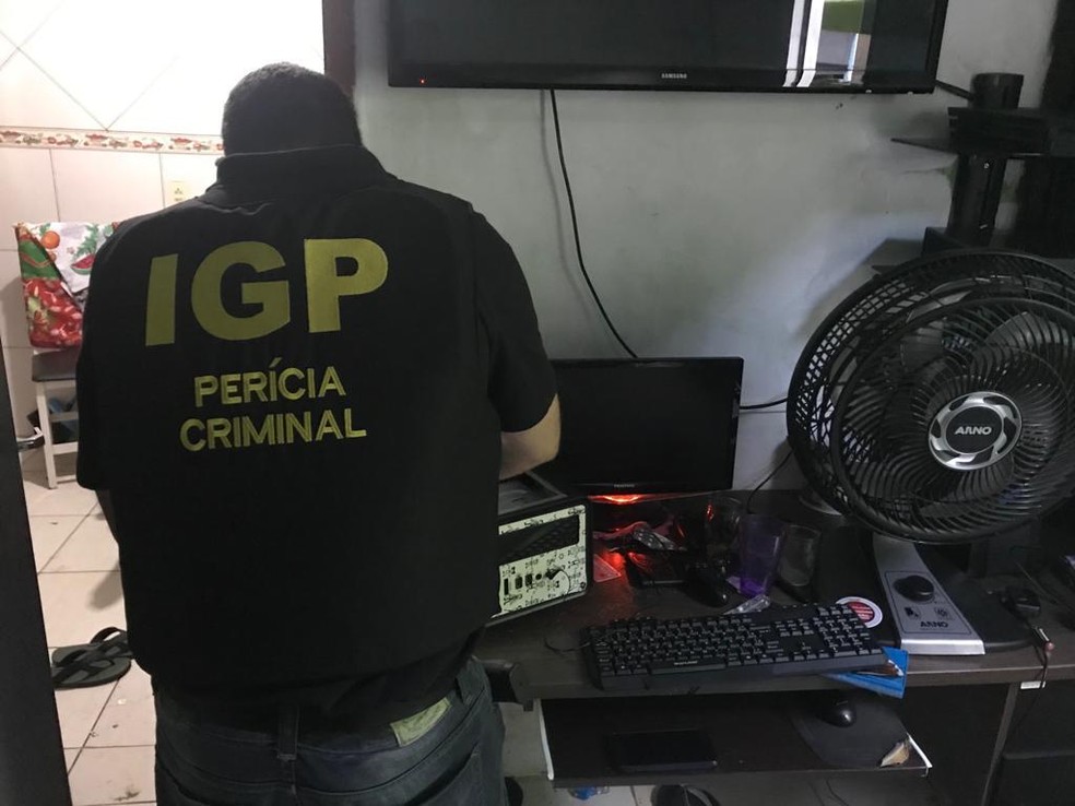 Agentes do IGP participam da operação em Santa Catarina — Foto: IGP/ Divulgação