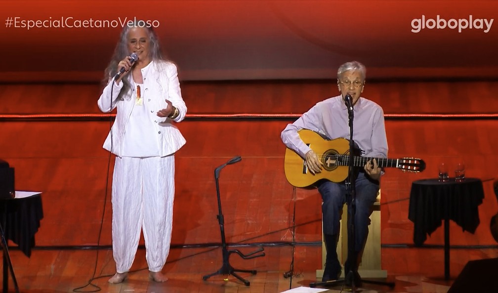 Maria Bethânia e Caetano Veloso no show comemorativo dos 80 anos do artista — Foto: Reprodução / Vídeo
