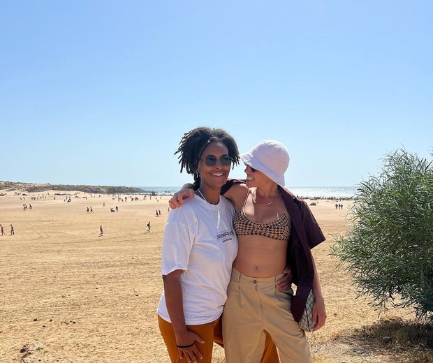 Bruna Linzmeyer e namorada no Marrocos (Foto: Instagram/Reprodução)