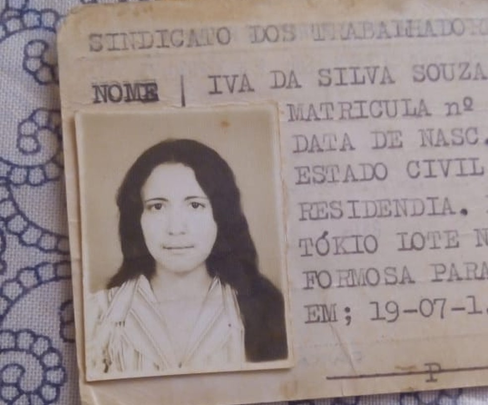 Foto de Iva da Silva Souza quando tinha 17 anos, um dos Ãºltimos registros que a famÃ­lia possui â€” Foto: Arquivo pessoal