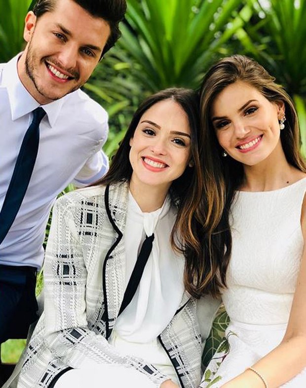 Klebber Toledo, Isabelle Drummond e Camila Queiroz (Foto: Reprodução/Instagram)