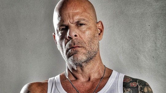 Famosos reagem ao diagnóstico de demência frontotemporal de Bruce Willis