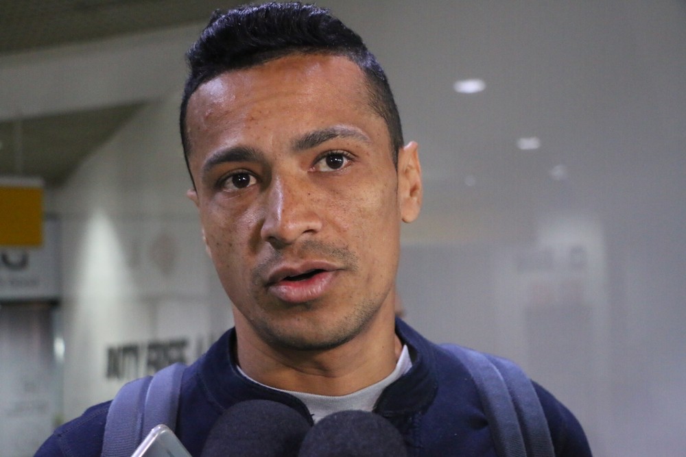 Após rescisão com São Paulo, Cícero chega ao RS para assinar contrato com o Grêmio