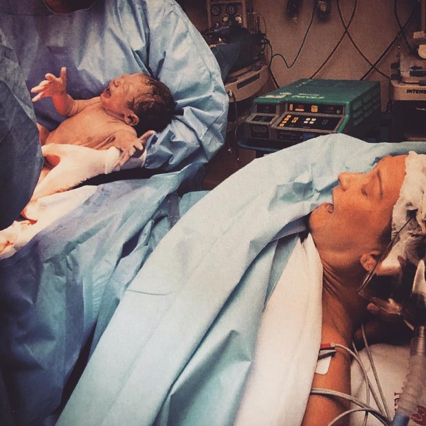 Fernanda Rodrigues relembra nascimento do filho e visita de Fernanda Paes Leme após bloco de Carnaval (Foto: reprodução/Instagram)