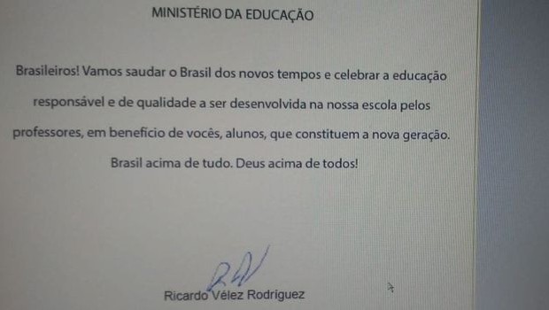 Primeira versão da carta trazia slogan de campanha de Bolsonaro (Foto: Reprodução)