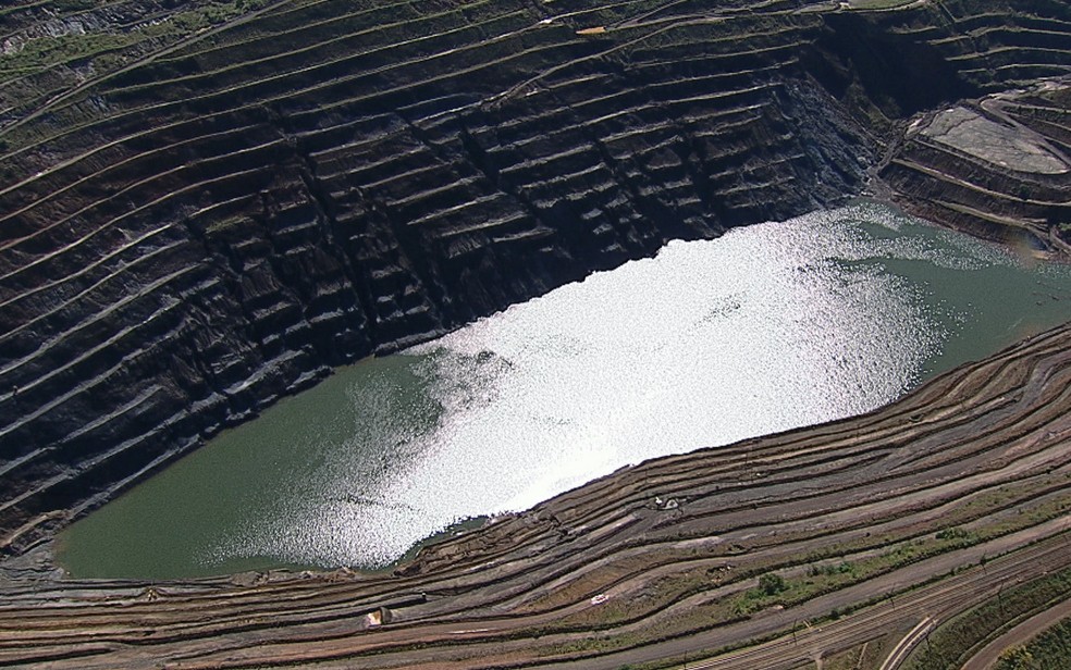 Talude norte e cava da mina Gongo Soco, da mineradora Vale, em Barão de Cocais (MG) — Foto: Reprodução/Globocop