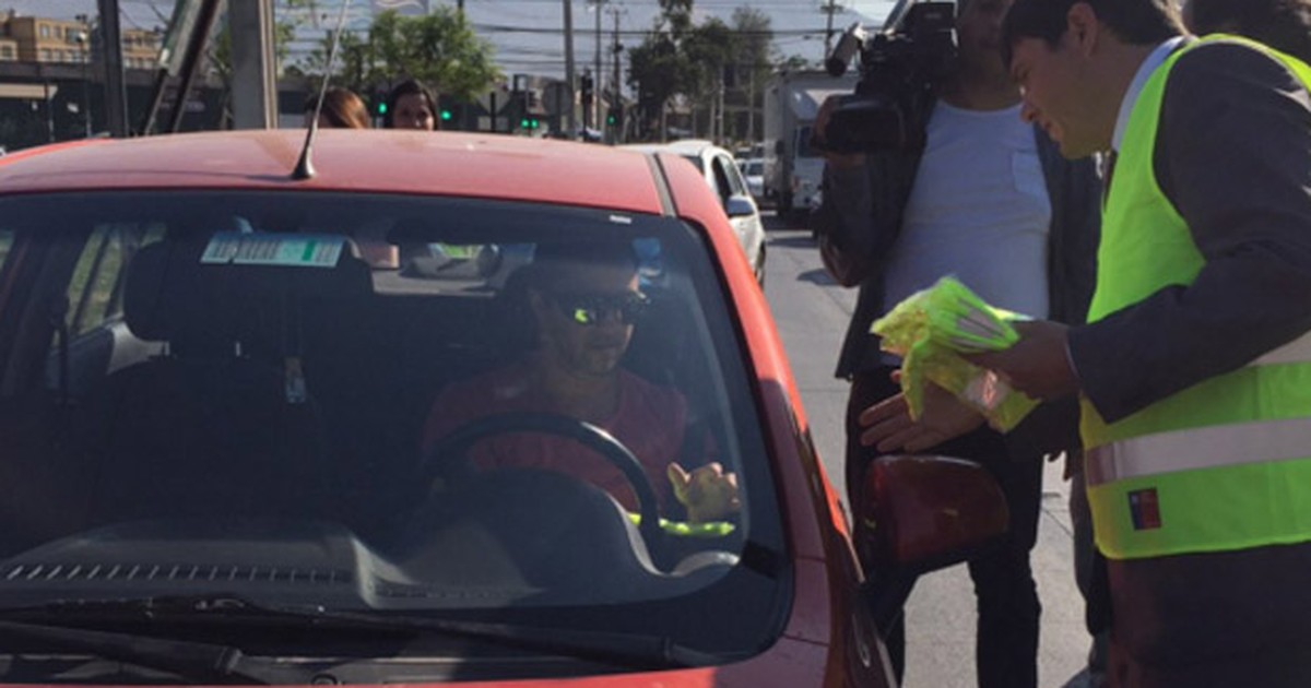 Auto Esporte – Chile introduce requisito para que los conductores usen chalecos reflectantes