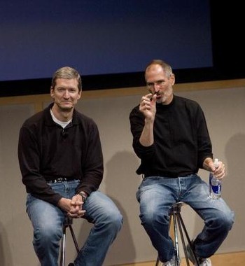 Tim Cook e Steve Jobs (Foto: Getty Images)