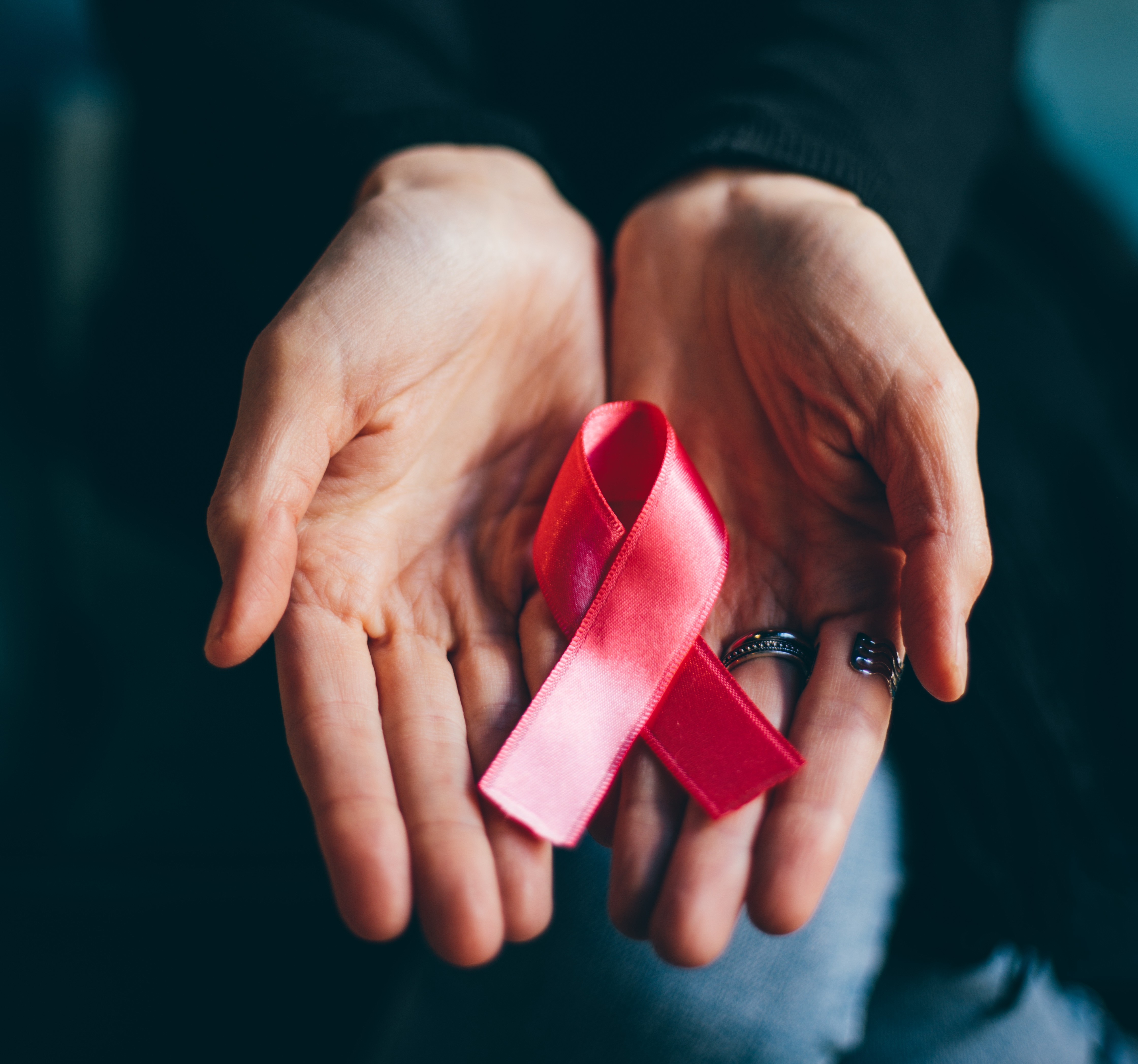 Outubro Rosa: marcas criam iniciativas para combater o câncer de mama (Foto: Reprodução Getty Images)
