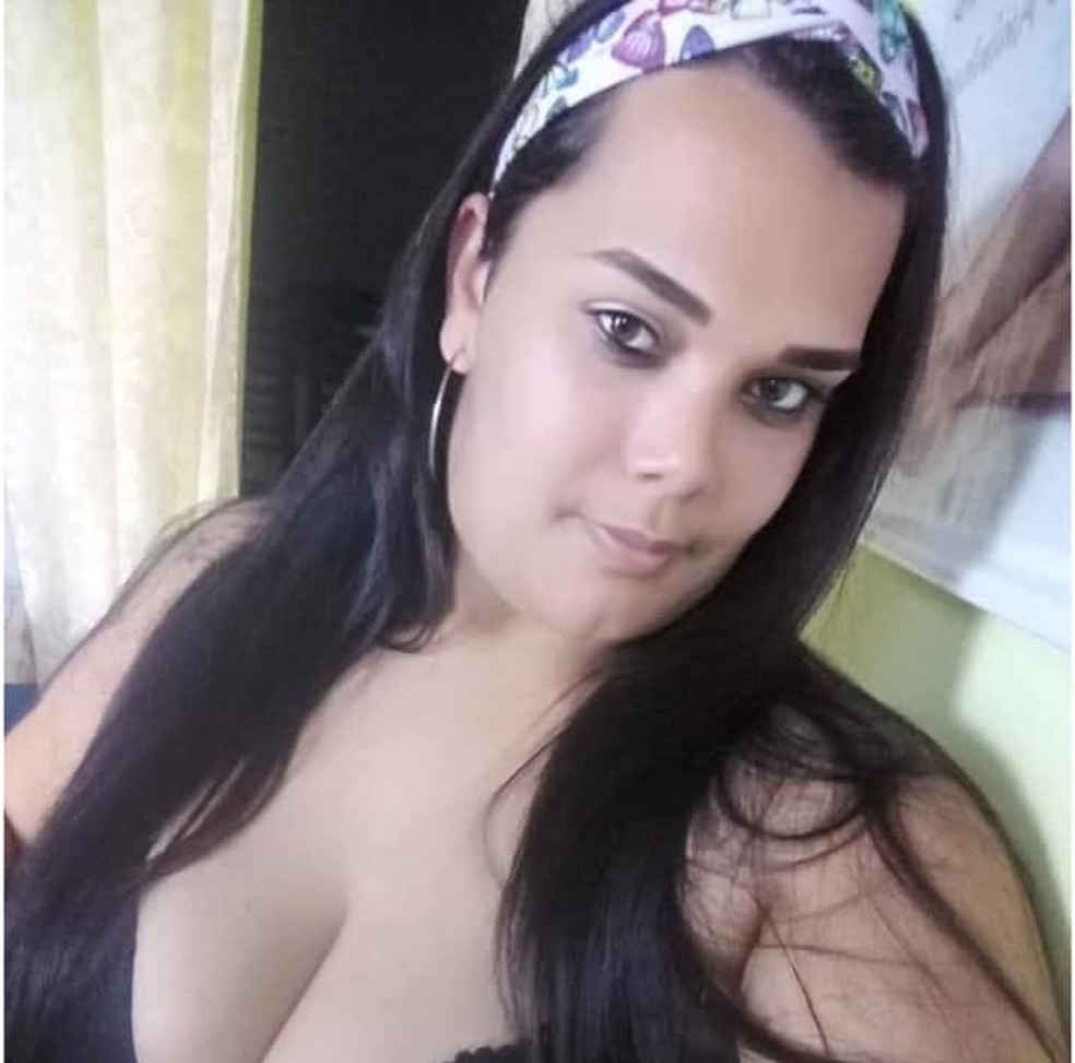 Mulher está desaparecida desde sexta-feira passada, após assinar as férias de trabalho em Guarujá, SP — Foto: Reprodução/Facebook