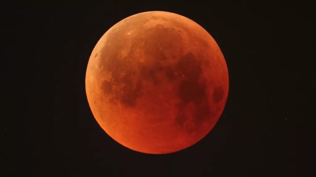 Um eclipse lunar total da Lua de Sangue ocorrerá de 15 a 16 de maio de 2022 (Foto: ESA/CESAR-M.Castillo)