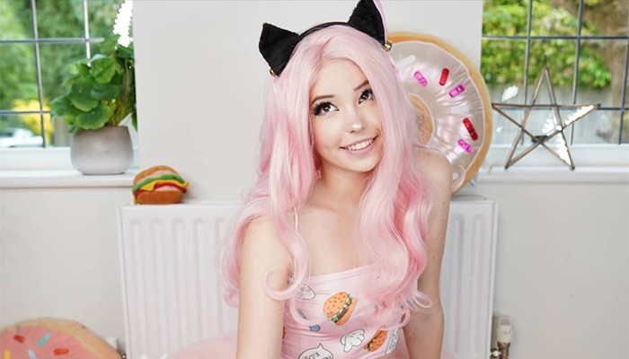 Influenciadora vende água do próprio banho para seus seguidores Belle  Delphine, como é conhecida na internet, afirma que água foi engarrafada  enquanto brincava no banho r Redação VEJA São Paulo - iFunny