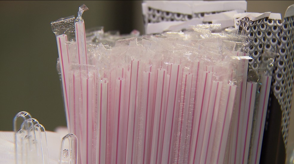 Lei em SÃ£o JoÃ£o da Boa Vista proÃ­be o fornecimento de canudos â Foto: ReproduÃ§Ã£o/RPC