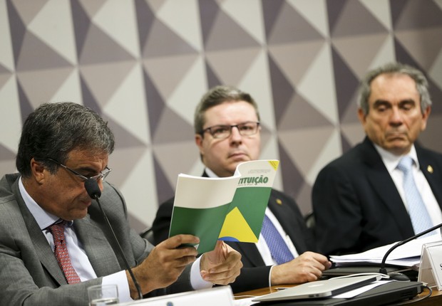Comissão do Impeachment no Senado ouve o advogado-geral da União (Foto: Marcelo Camargo/Agência Brasil)