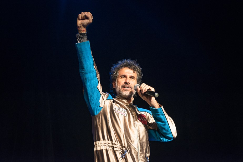 Eriberto Leão em 'O astronauta', em cartaz no Teatro Firjan SESI Centro
