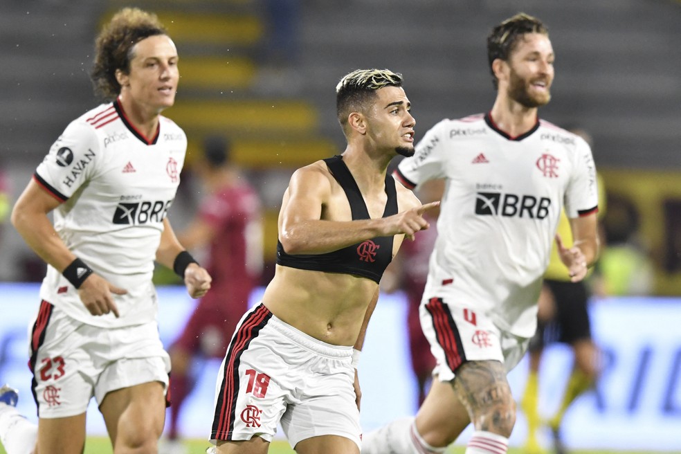 Andreas Pereira comemora gol da vit&oacute;ria do Flamengo sobre o Tolima &mdash; Foto: Daniel MUNOZ / AFP
