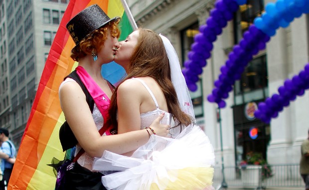 AMERICANA PROCESSOU TODOS OS GAYS POR CONSIDERAR A HOMOSSEXUALIDADE COMO PECADO (Foto: GETTY IMAGES)