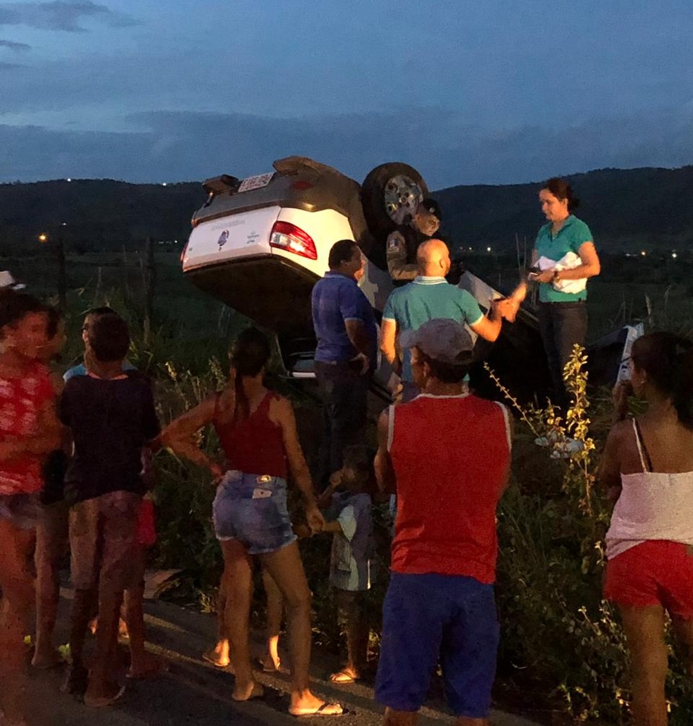 Motorista do carro estava consciente e recusou atendimento — Foto: Ascom/Bombeiros