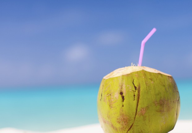 Água de coco: em alta entre as tendências alimentares (Foto: Shutterstock)