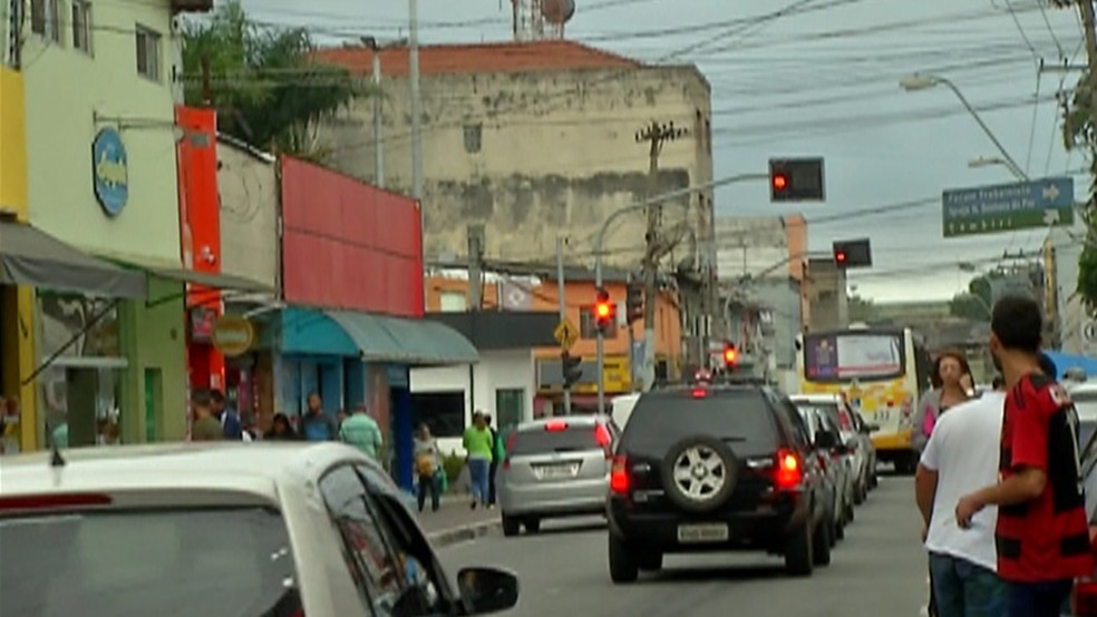 Loja fica na Avenida Brasil, em Ferraz de Vasconcelos.  — Foto: Reprodução/TV Diário 