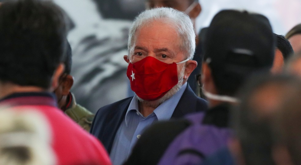 Lula antes do discurso no ABC, em 10 de março — Foto: REUTERS/Amanda Perobelli