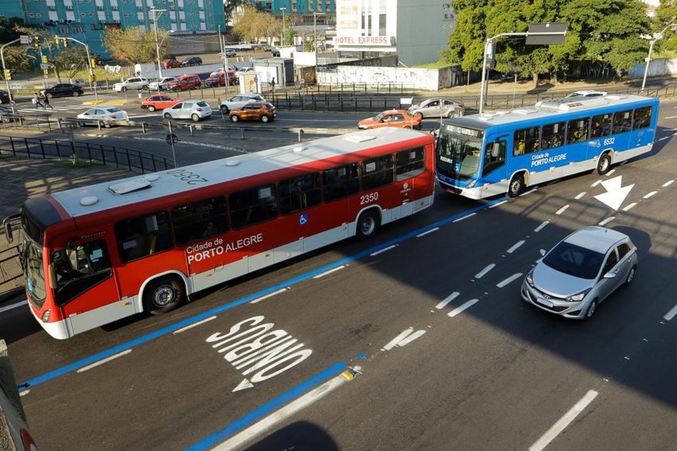 ATP solicitou a suspensão de 12 linhas de ônibus em Porto Alegre — Foto: Luciano Lanes/PMPA