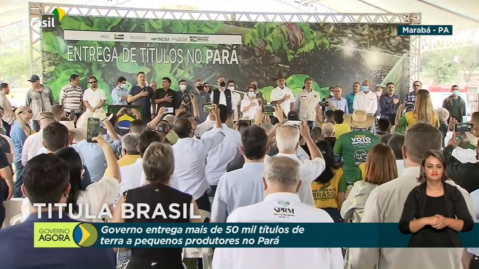 Cerimônia para entrega de títulos de terra conta com presença de Jair Bolsonaro — Foto: Reprodução/TV Brasil