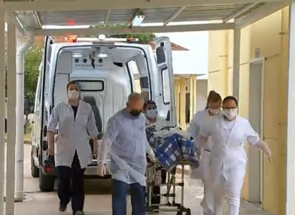 Após 6 anos fechado, o primeiro paciente do Hospital Manoel de Abreu, em Bauru (SP), foi um homem de 73 anos — Foto: Marco Previdello/Divulgação