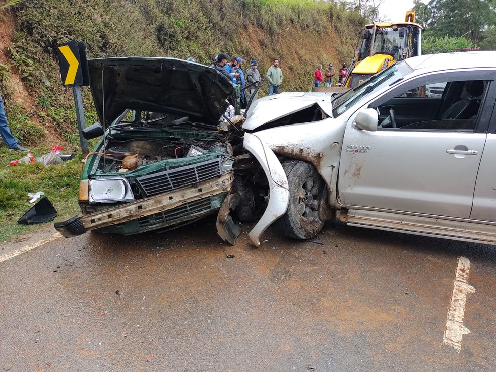 Idoso morre após carro bater de frente com caminhonete em rodovia de Guapiara — Foto: Arquivo pessoal
