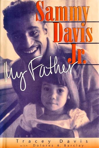 A capa do livro de Tracey Davis, filha do músico e ator Sammy Davis Jr (Foto: Reprodução)