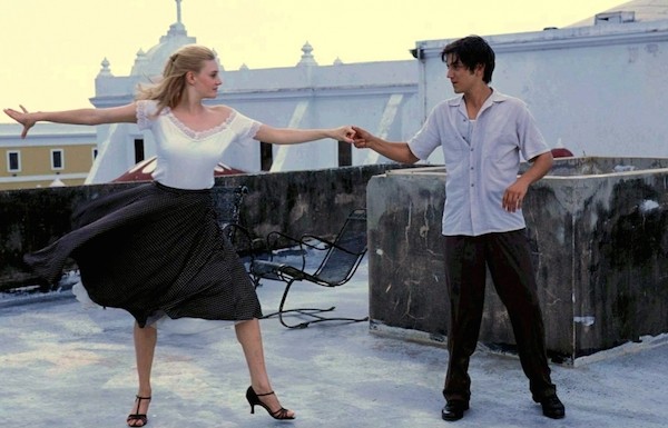 A atriz Romola Garai e o ator Diego Luna em cena de Dirty Dancing - Noites de Havana (2004) (Foto: Reprodução)