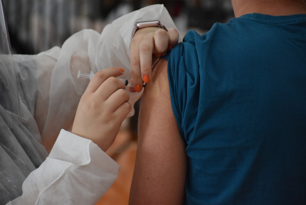Em Botucatu, toda a população maior de 18 anos já recebeu a primeira dose da vacina contra o coronavírus — Foto: Prefeitura de Botucatu/Divulgação