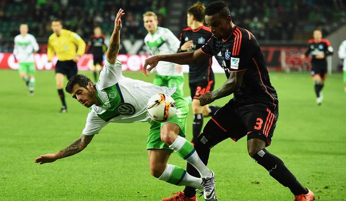 À procura de zagueiro, Galo sonda situação de Bruno Rodrigo, da Raposa