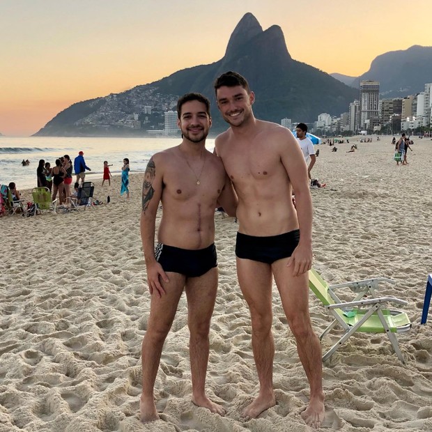 O jornalista Gabriel Luiz e o namorado, Lucas Machado (Foto: Reprodução/Instagram)