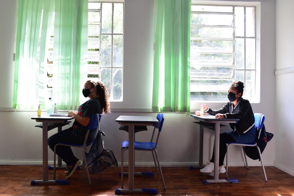 Céticos com o futuro, 76% dos jovens dizem querer deixar o Brasil, indica Datafolha